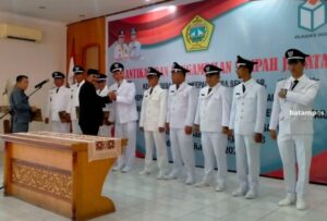 Bupati Karimun Lantik 9 Kades Terpilih di Pulau Kundur