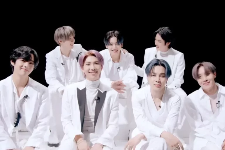 BTS Dimungkinkan Masih Bisa Manggung Meski Sedang Wamil