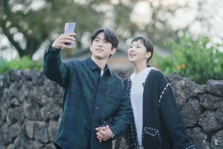 Diadaptasi Menjadi Drakor, Komik Web “Yumi’s Cells” Padukan Live Action dan Animasi