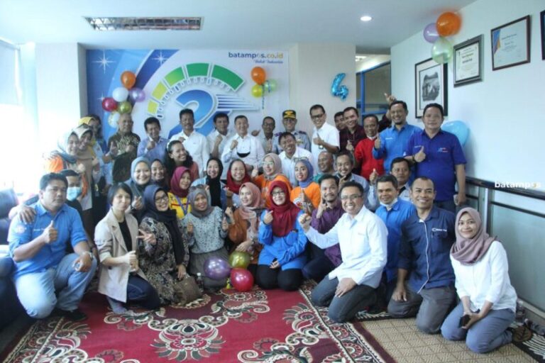 Hadiri  HUT Batam Pos ke-24, Rudi: Ayok Bangun Bersama dan Maju Bersama