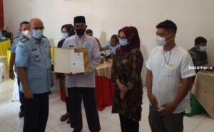 Narapidana Terima Sertifikat PT. Perseorangan