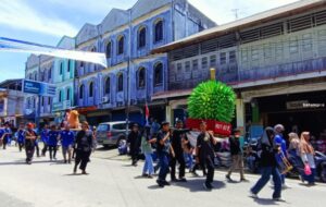 Berbagai Budaya Nusantara Ikut Karnaval HUT ke 77 di Kecamatan Kundur