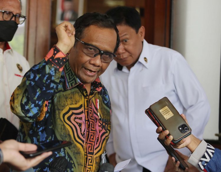 Mahfud Menduga Fadil Imran Kena Prank dan Terjebak Permainan Sambo