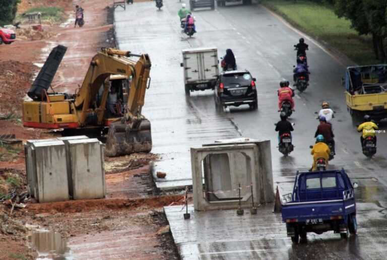 Maksimalkan Fungsi Drainase, Gorong-Gorong Simpang Aviari Dilebarkan