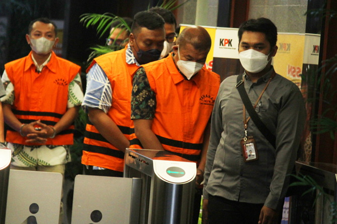 Pejabat BPK Sulsel dan 4 Tersangka Lainnya Ditahan KPK