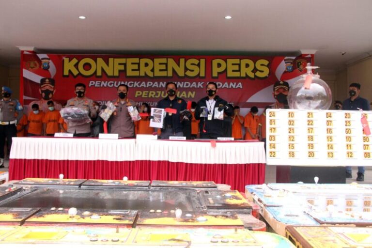 3 Bulan, Polresta Barelang Tindak 6 Kasus Judi dengan 21 Tersangka