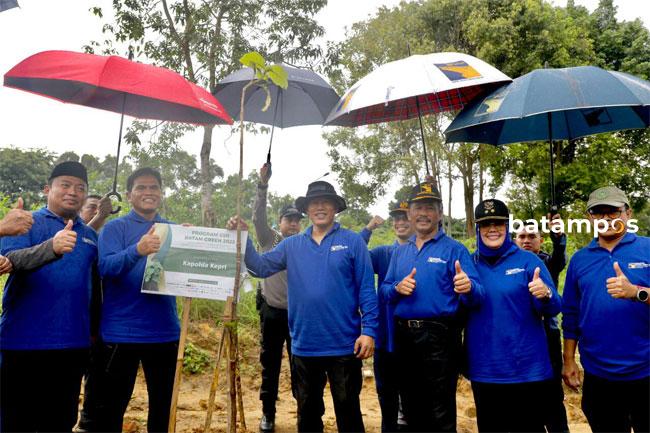 BP Batam Mulai Gelar Penanaman 12 Ribu Pohon Jati Emas