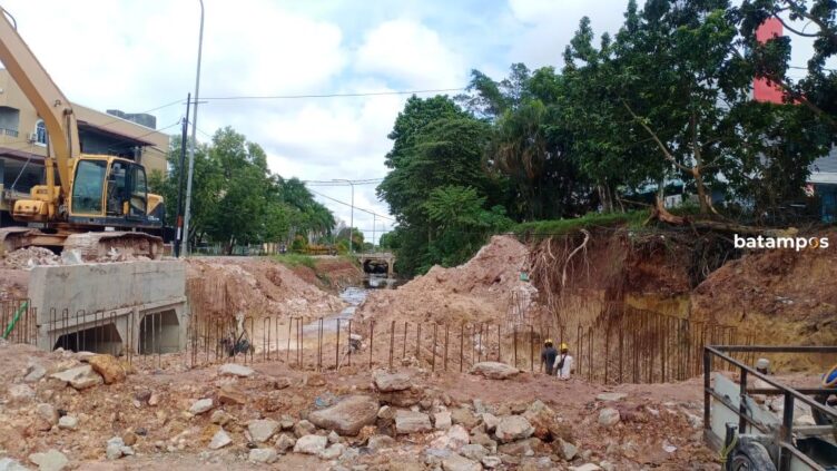  Gorong-Gorong Simpang Aviari Dilebarkan