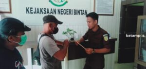 Mantan Kades Lancang Kuning, Bintan Diadukan ke Jaksa Atas Dugaan Penyelewengan Anggaran Desa