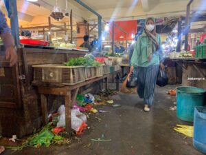 Tukang Sapu Pasar Baru Mogok Kerja karena Belum Terima Gaji