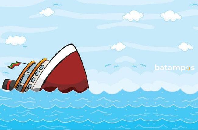 Kapal Pancung di Perairan Belakangpadang Terbalik