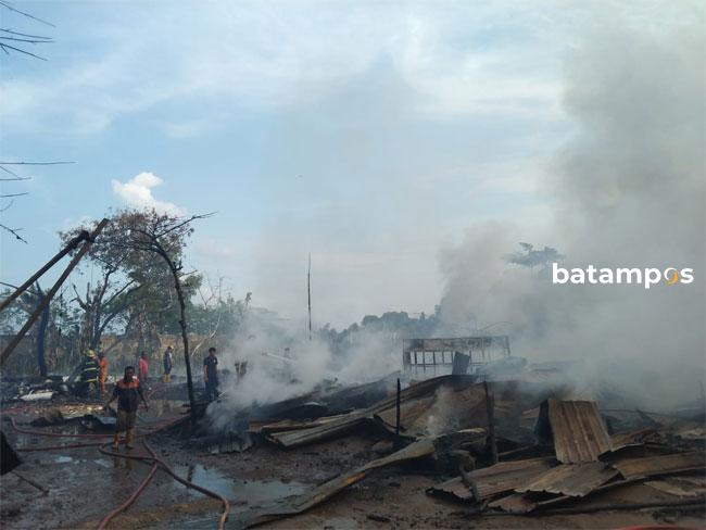 Ini Penyebab Kebakaran Gudang Barang Bekas di Tanjunguncang