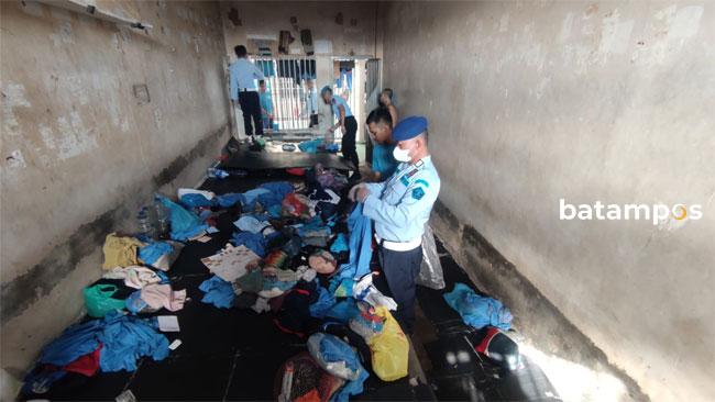 Rutan Batam Razia Kamar Warga Binaan