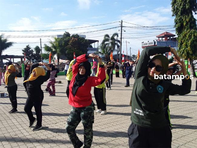 Sambut HUT RI ke-77, Sahabat Raja Tantowi Gelar Senam Sehat dan Gotong Royong