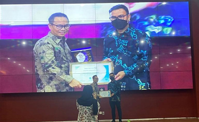 Dr. Andi Amran Sulaiman Dinobatkan Sebagai Tokoh Sulsel Paling Berpengaruh di Nasional