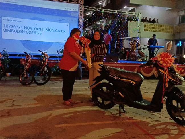 Yamaha Alfa Scorpii Meriahkan 17-an Bersama Warga Dormitory Batamindo