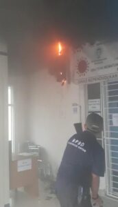 Pelayanan Adminduk Terhenti Sementara, Meteran Listrik di Kantor Disdukcapil Bintan Disambar Petir