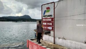 Pascanaiknya Harga BBM, SPBU Terapung di Tambelan, Bintan juga Dijaga Polisi