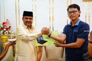 Bupati Karimun Serahkan Bantuan untuk Penyuluhan Perikanan