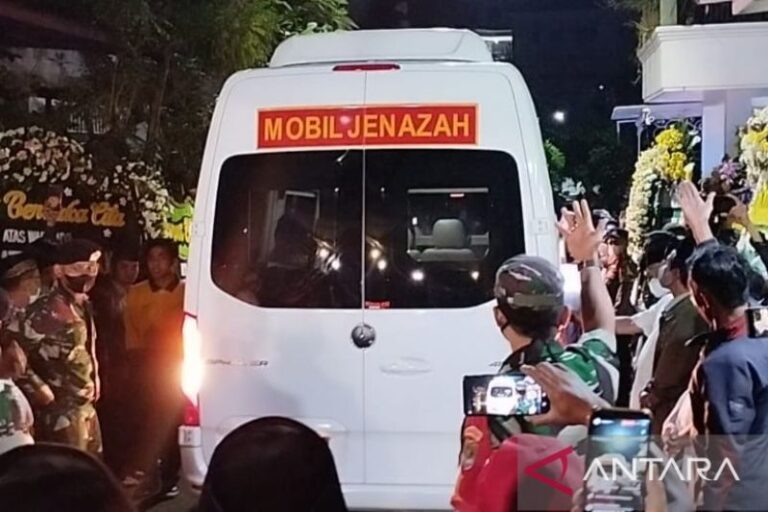 Jenazah Azyumardi Azra Tiba di Rumah Duka