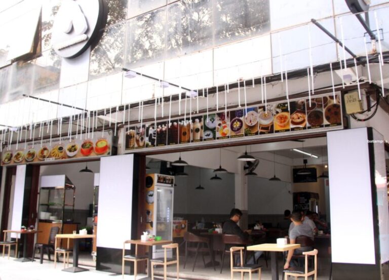 Kedai Botol dan Kaleng di Ruko Pasar Penuin Sajikan Menu Khas