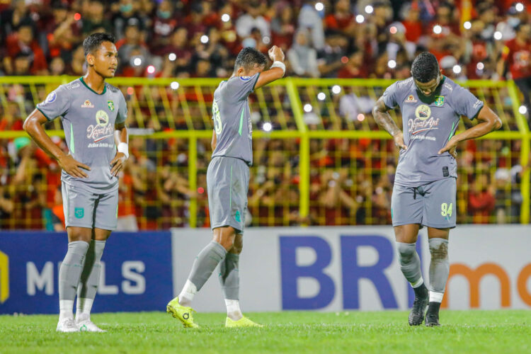Dibantai PSM adalah Kekalahan Terbesar Aji Santoso di Persebaya