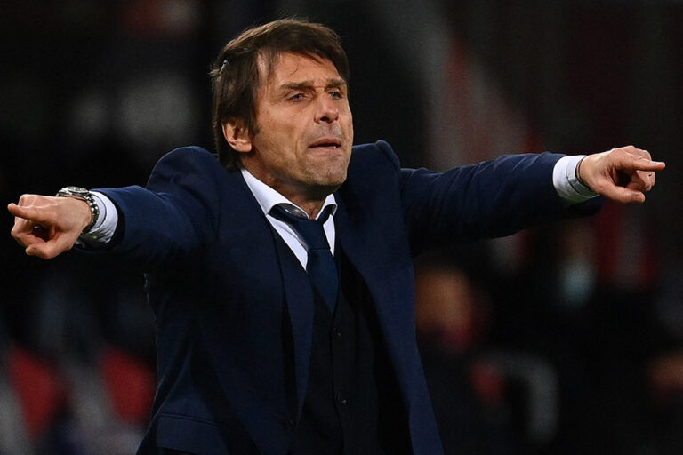 Tottenham Hotspur Khawatir Juventus Bajak Conte