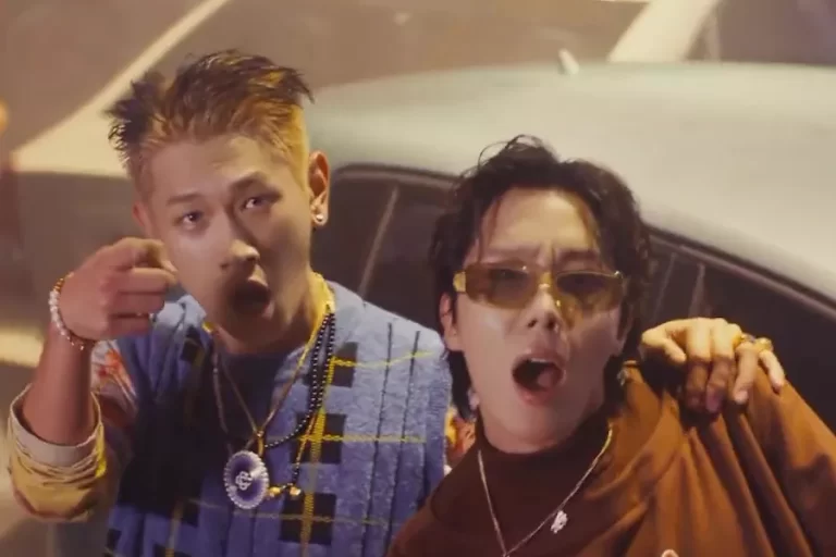 Lagu Rush Hour Kolaborasi Crush dan J-Hope Dominasi iTunes