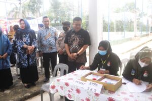 Tinjau TPS, Ronny Pastikan Pelaksanaan Pilkades di Bintan Berjalan Lancar