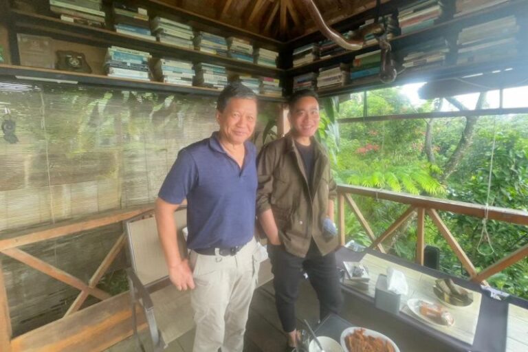 Gibran Pastikan Tak Ada “Cebong-Kampret” usai Kunjungi Rocky Gerung