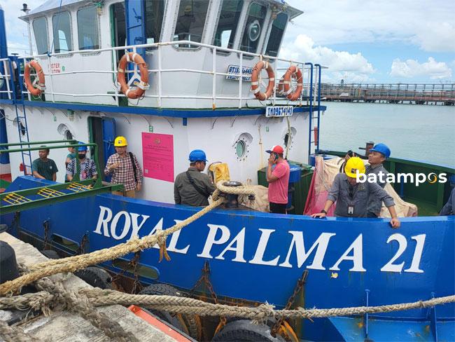 Kapal Sitaan Kejagung Masih di Pelabuhan Kabil