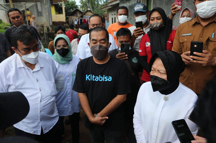 Bu Mensos Kunjungi Jamaludin Farid dan Muhammad Fadil di Lebak, Banten