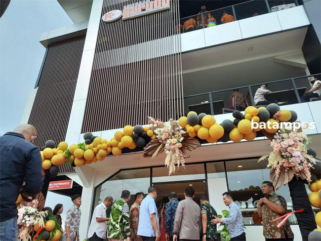 Hari Pertama Beroperasi, Restoran Garuda Langsung Diserbu Pengunjung