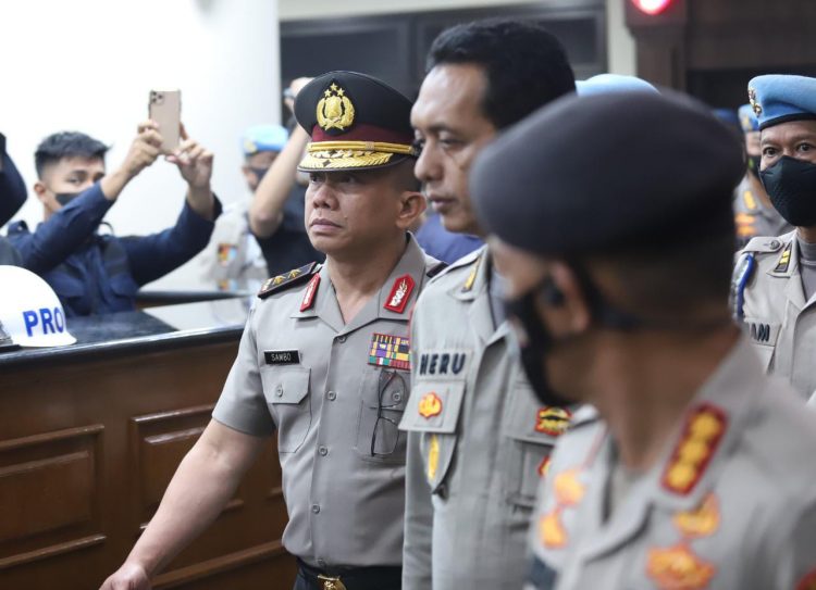 Perwira Polisi Menangis saat Sidang Etik Kasus Skenario Ferdy Sambo
