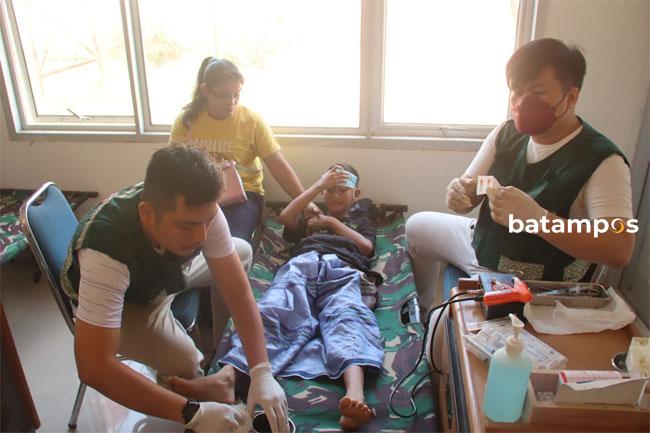 Yonif 10 Marinir/SBY Gelar Pengobatan dan Khitanan Massal Gratis