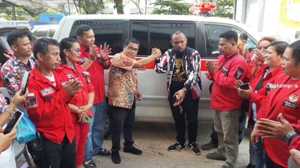 Lewat Wirya Silalahi, PPB DPC Batam Dapat Hibah Mobil Ambulance dari Pemprov Kepri