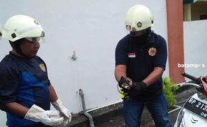 Pelajar Kaget Kepala Ular Muncul di Bagian Kap Motor
