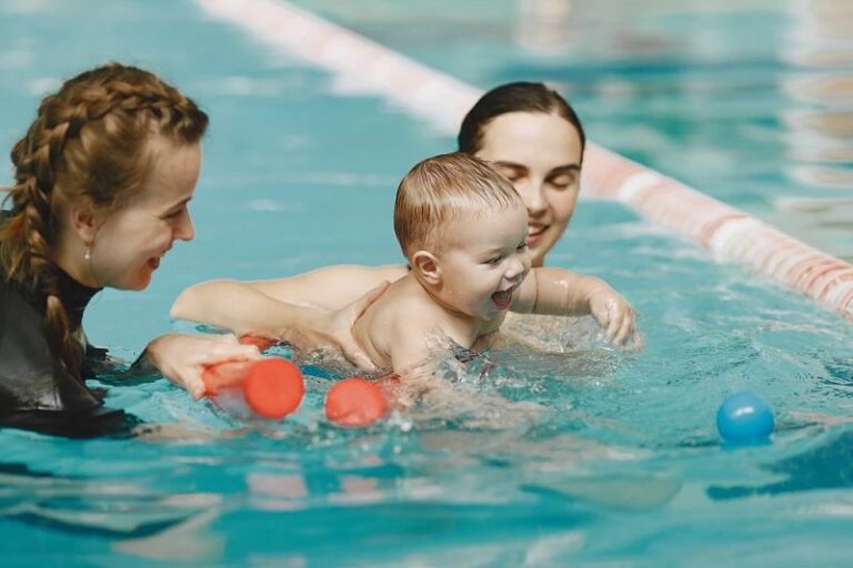 Ini Manfaat Berenang bagi Anak-Anak