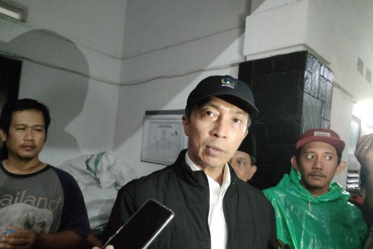 8 Warga Kebon Kelapa Bogor Tertimbun Longsor