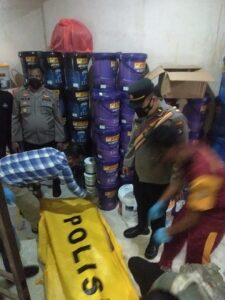 Pintu Dikunci, Karyawan Toko Ditemukan Gantung Diri