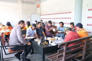Kapolsek Sarapan Keliling Bersama Warga