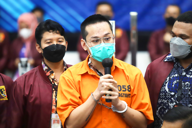 Indra Kenz Dituntut 15 Tahun Penjara dan Denda Rp 10 Miliar