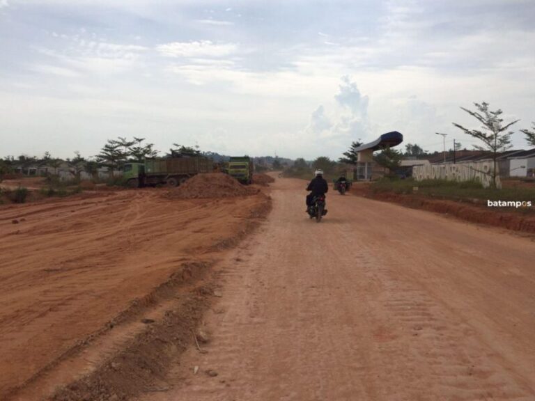 Sebagian Sudah Diaspal, DBMSDA Rampungkan Pengerjaan Jalan Sambau Nongsa