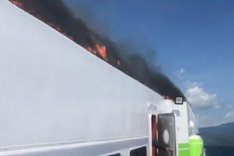 Kapal Ferry Cepat Terbakar di Perairan Pulau Timor