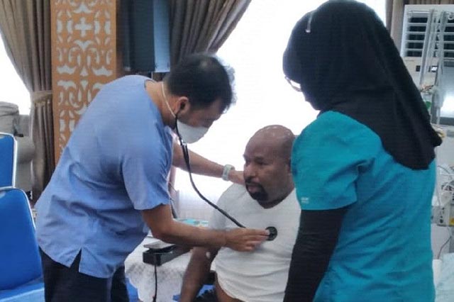 Tim Dokter RS Mount Elizabeth Periksa Lagi Gubernur Lukas