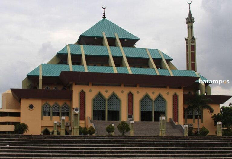 Bangunan Utama Masjid Agung Batam Segera Dibongkar