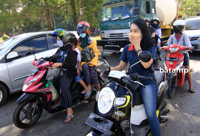 Sambangi Pusat Keramaian, Polisi Ingatkan Warga Tetap Pakai Masker