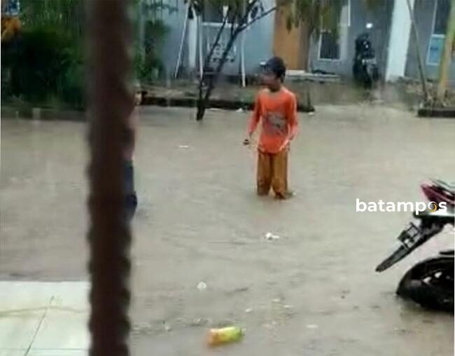 Banjir dan Genangan Air di Batuaji dan Sagulung Merepotkan Warga
