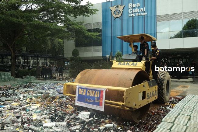 Bea Cukai Batam Musnahkan Barang Milik Negara Senilai Rp10 Miliar