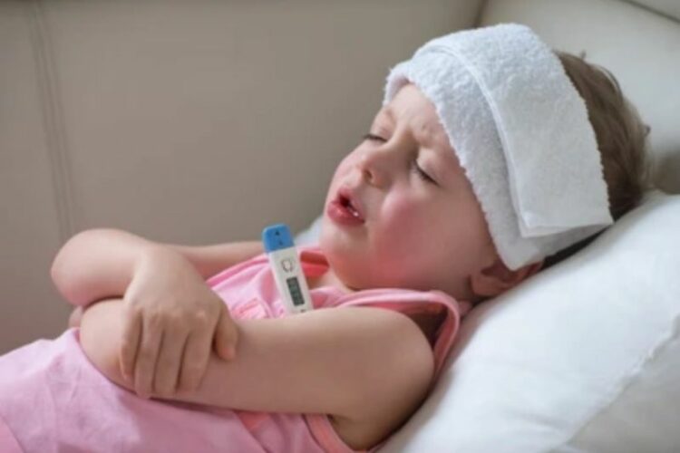 Hindari Paracetamol Sirup, Gunakan Kompres Air Hangat Jika Anak Demam